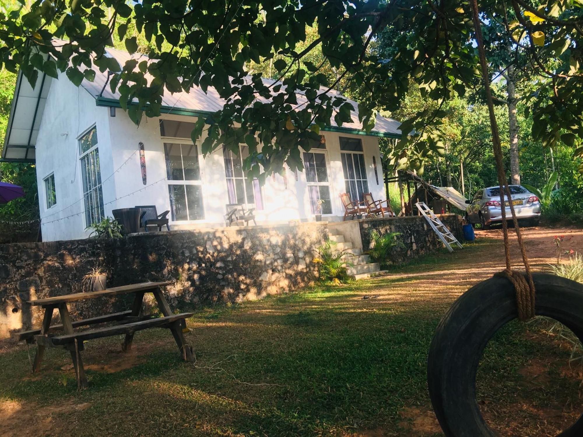 Little Wood Villa And Retreats Doluwa Kandy Eksteriør billede